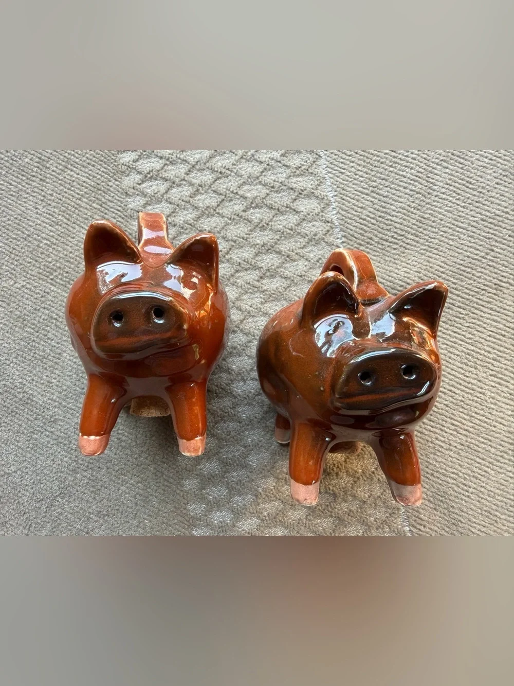 Williams Sonoma Brown Glazed pottery Ceramic Pig Salt & Pepper Shakers w/ corks